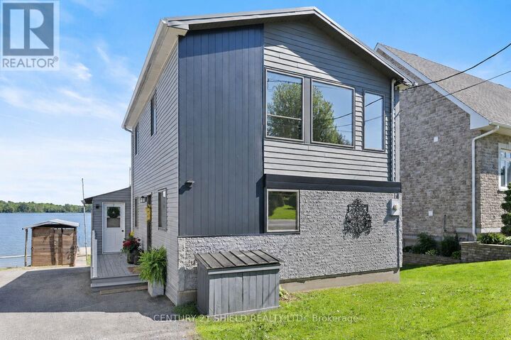 Property Photo:  18438 County Rd 2 Road  ON K6H 5R1 