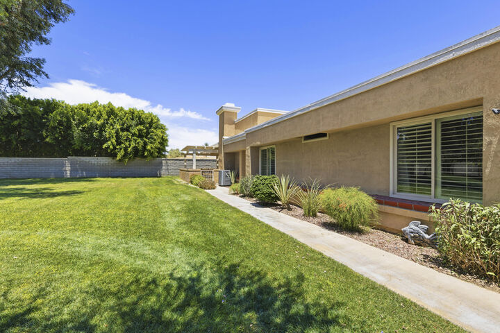 Property Photo:  41517 Armanac Court  CA 92260 