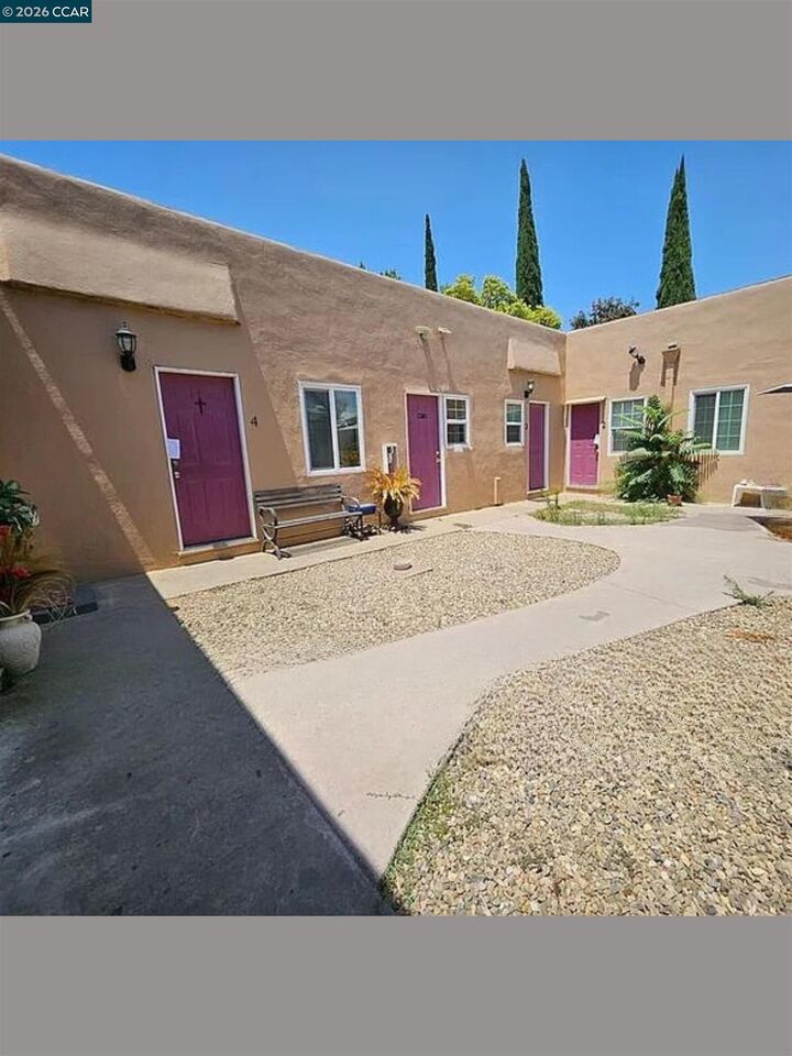 Property Photo: 416 N 1/2 School St #2 CA 95240