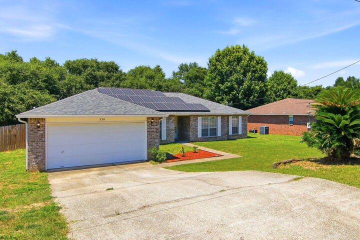 Property Photo: 330 Egan Drive FL 32536
