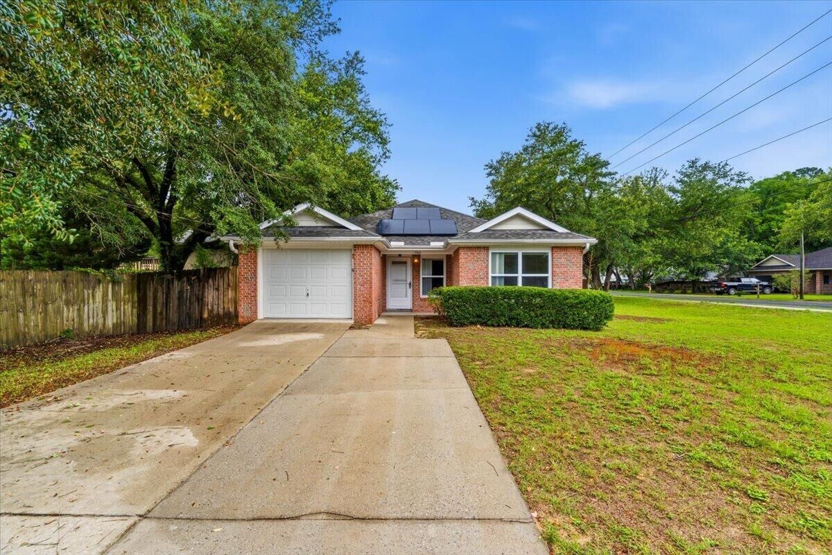 Property Photo: 1740 Thomas Street FL 32578