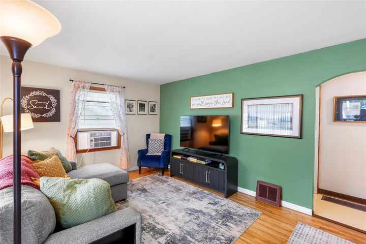 Property Photo: 3708 Oakwood Street PA 16508