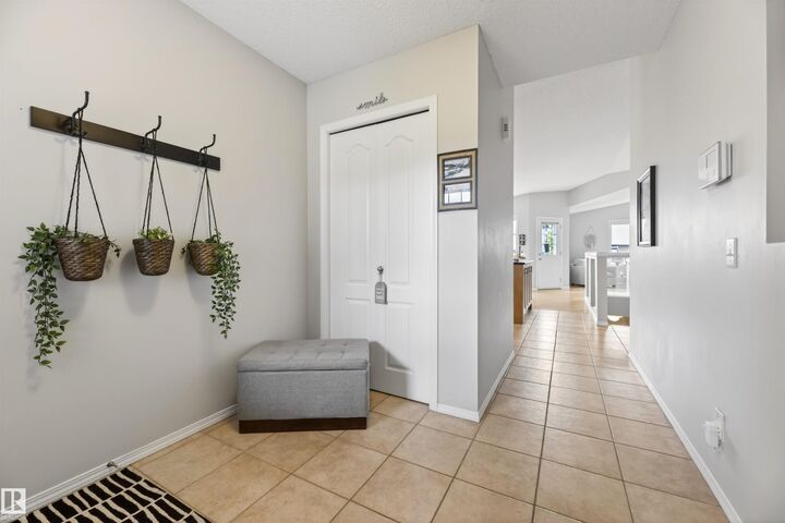 Property Photo:  233 Foxboro Cove  AB T8A 6N8 