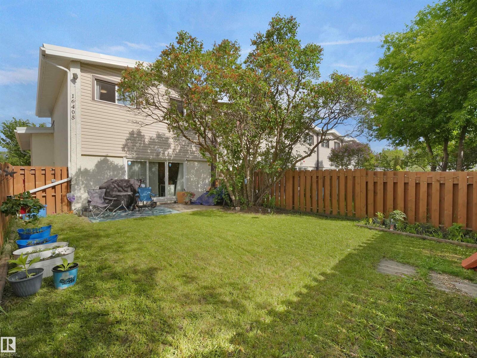 Property Photo:  16405 89 Avenue NW B  AB T5R 4S1 