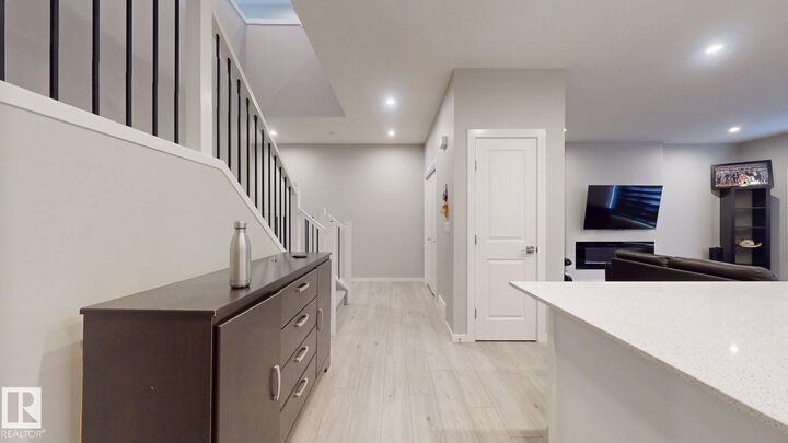 Property Photo:  607 31 Avenue NW  AB T6T 2V6 