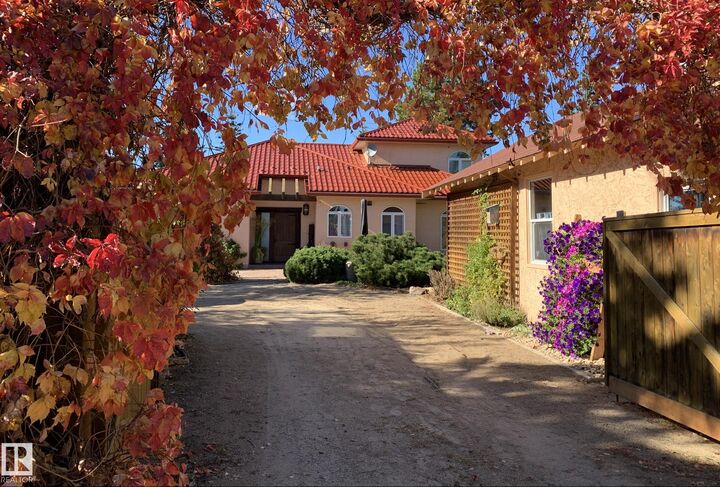 Property Photo: 511 1 Avenue AB T0C 2V0