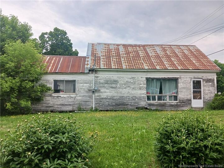 827 Central St. — photo 1