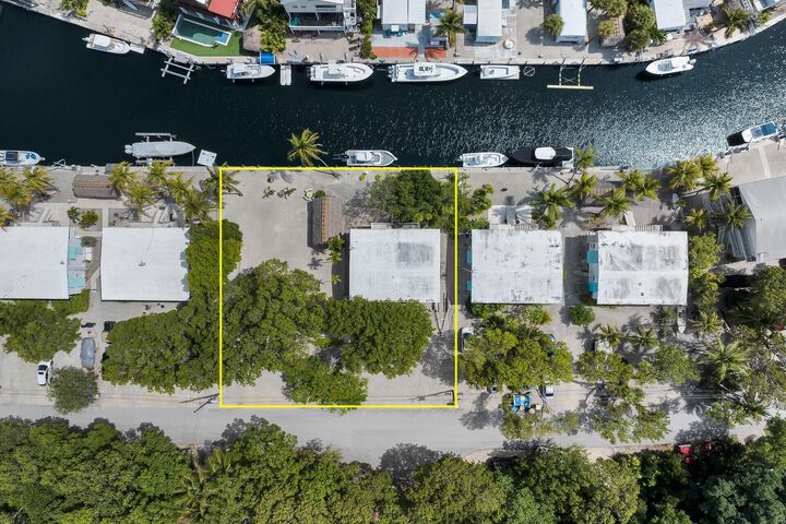 Property Photo: 127 &Amp 121 Monroe Drive 1-3 FL 33070