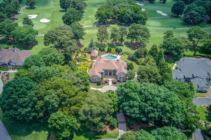 Property Photo:  1905 Kathy Whitworth Drive  GA 30517 