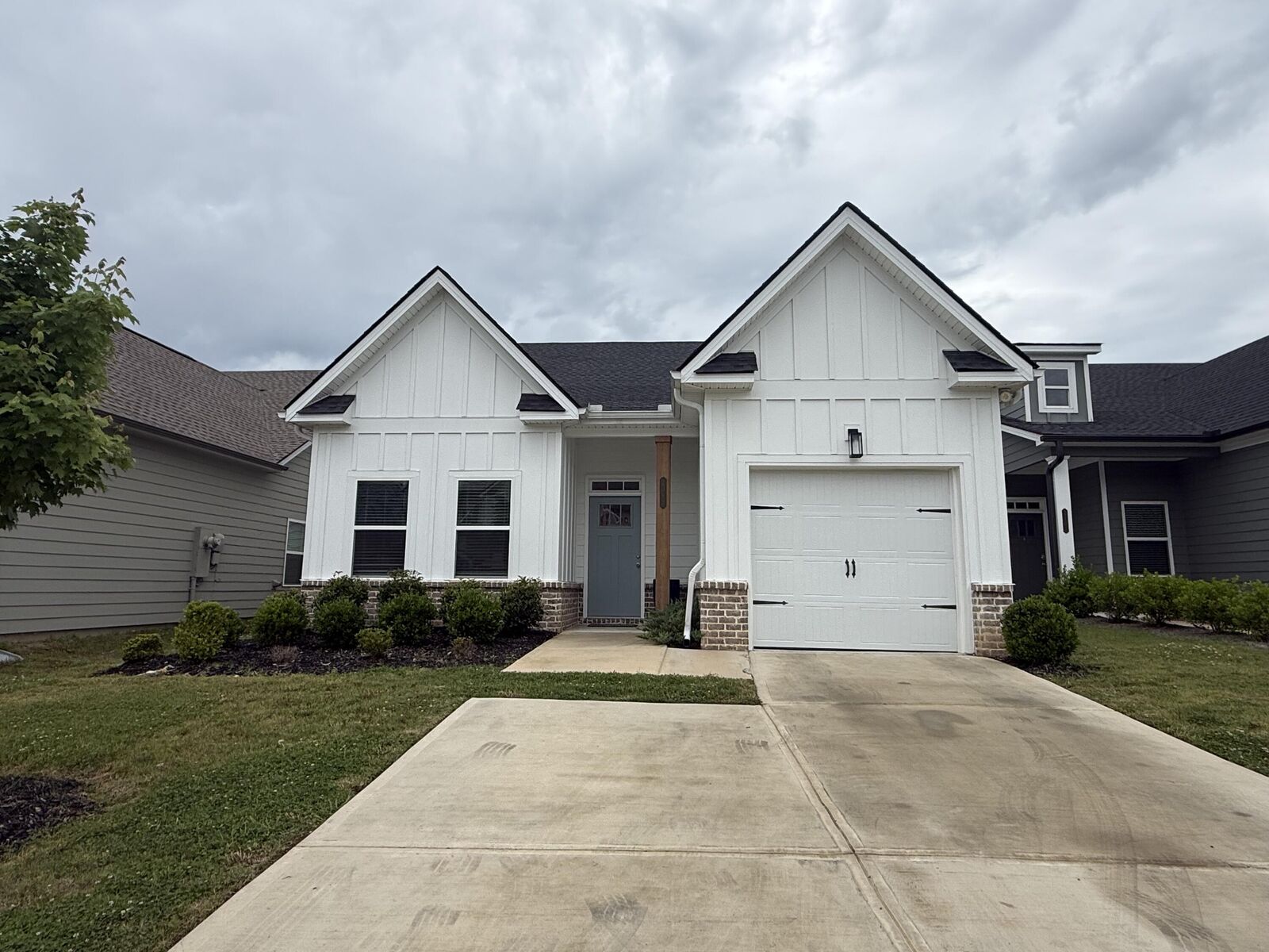 Property Photo:  2093 Firelight Way  TN 37363 