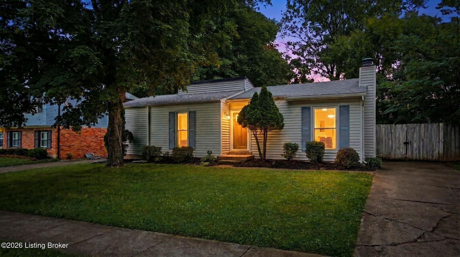 Property Photo: 9211 Marse Henry Dr KY 40299