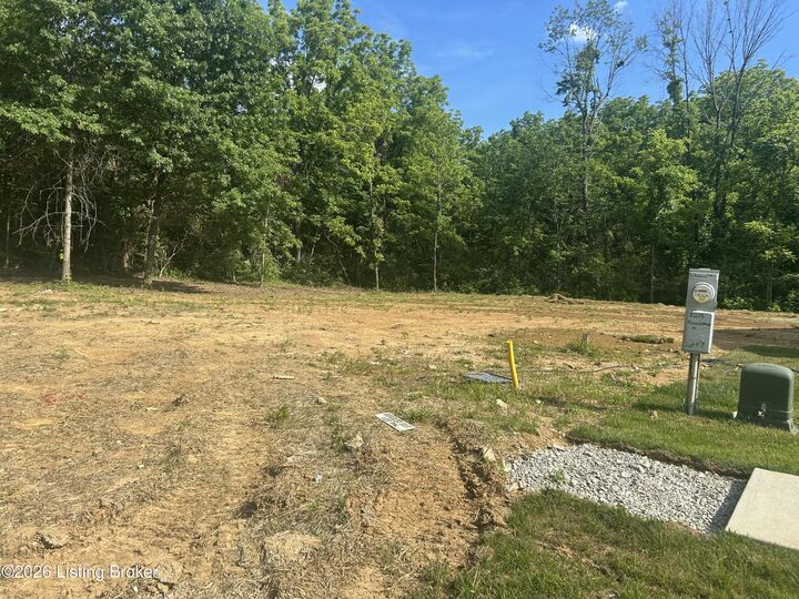 Property Photo:  8203 Roseborough Rd  KY 40228 