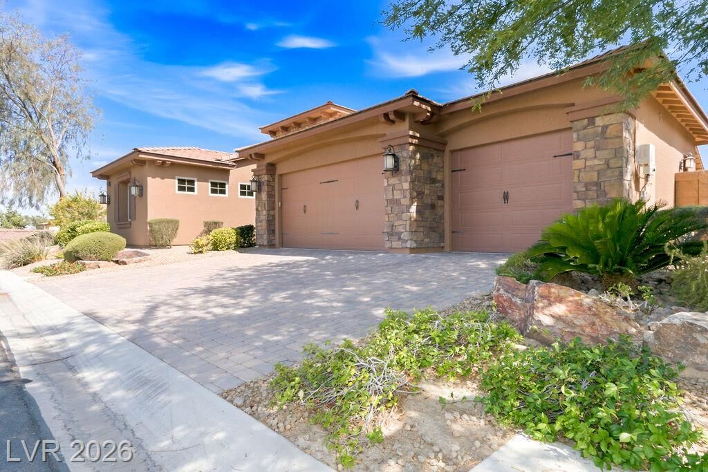 Property Photo: 6535 Lyon Estates Avenue NV 89131