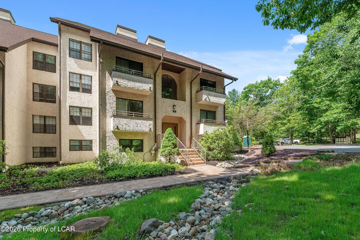 Property Photo: 7 #202 Midlake Drive PA 18624