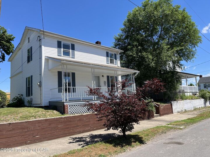 Property Photo: 433 E 6th Street PA 18603
