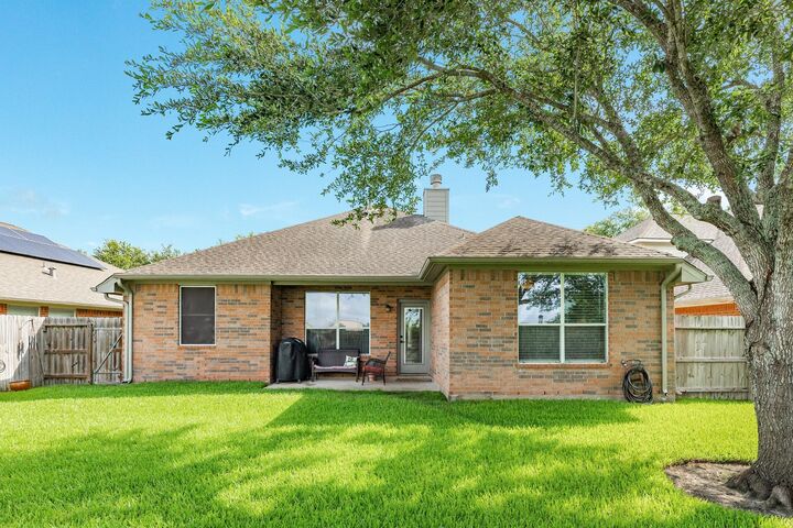 Property Photo: 13808 Stark Bridge Lane TX 77583