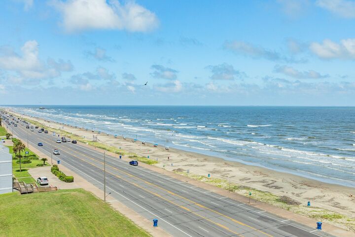Property Photo:  7700 Seawall Boulevard 703  TX 77551 