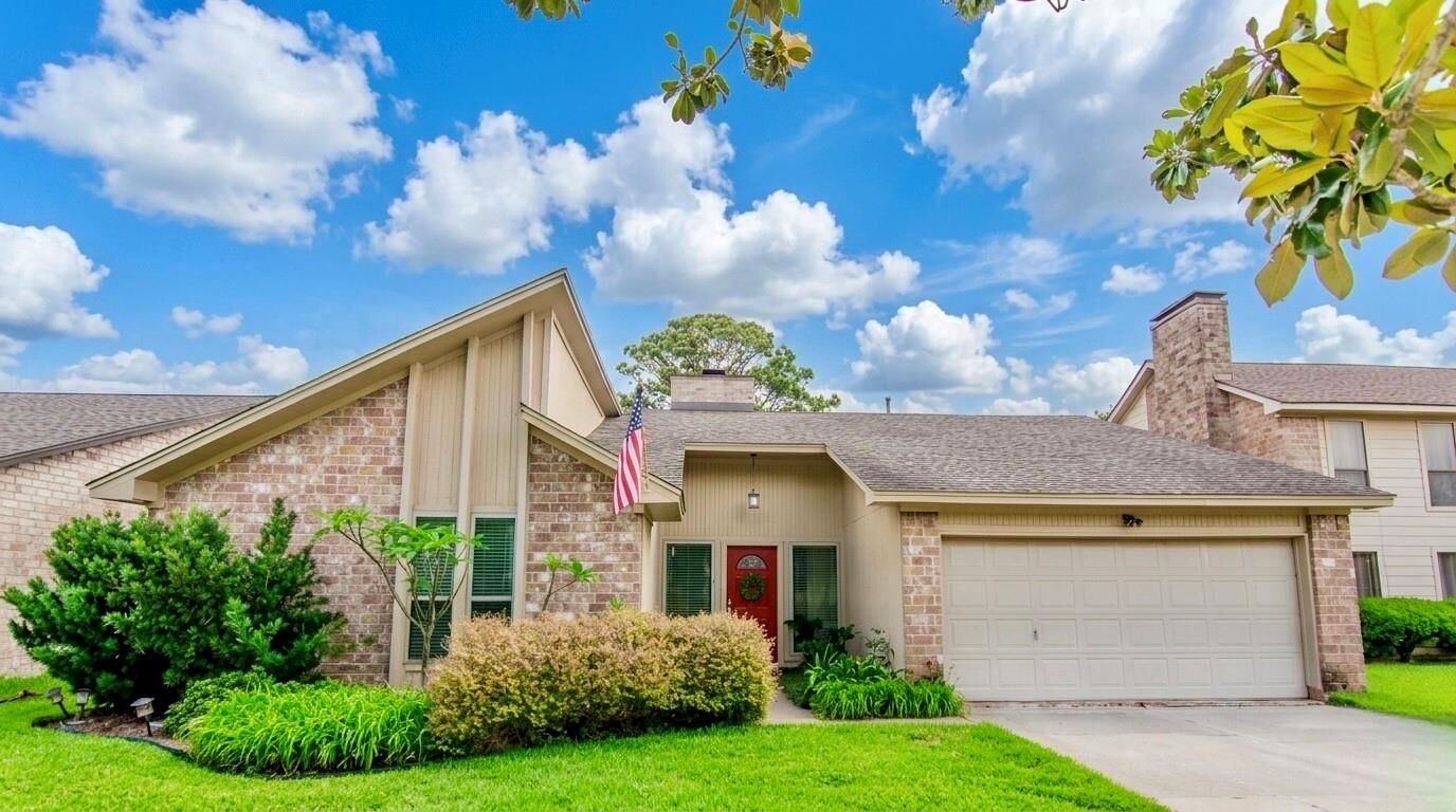 Property Photo:  3119 Shawnee Drive  TX 77479 