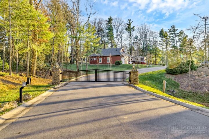 Property Photo: 79 Laurel Branch Court NC 28668