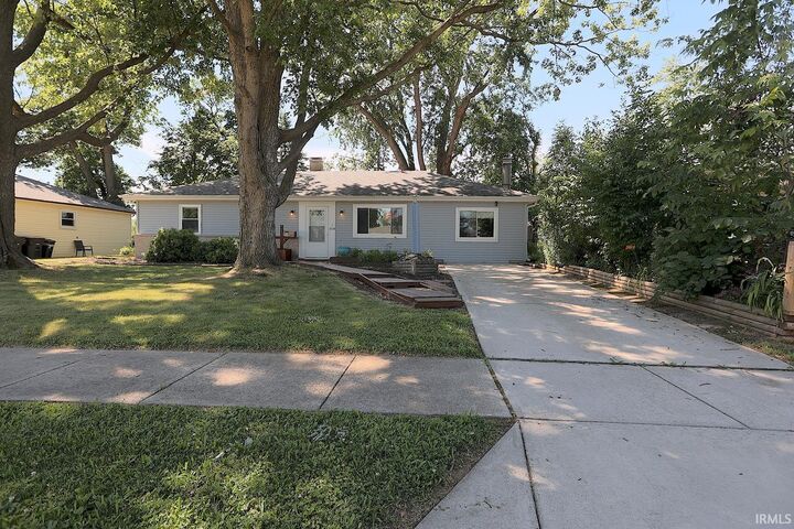 Property Photo: 1014 Buckingham Drive IN 46825-4510
