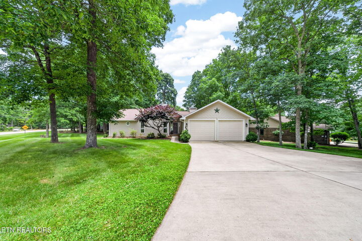 Property Photo:  220 Catoosa Blvd  TN 38558 