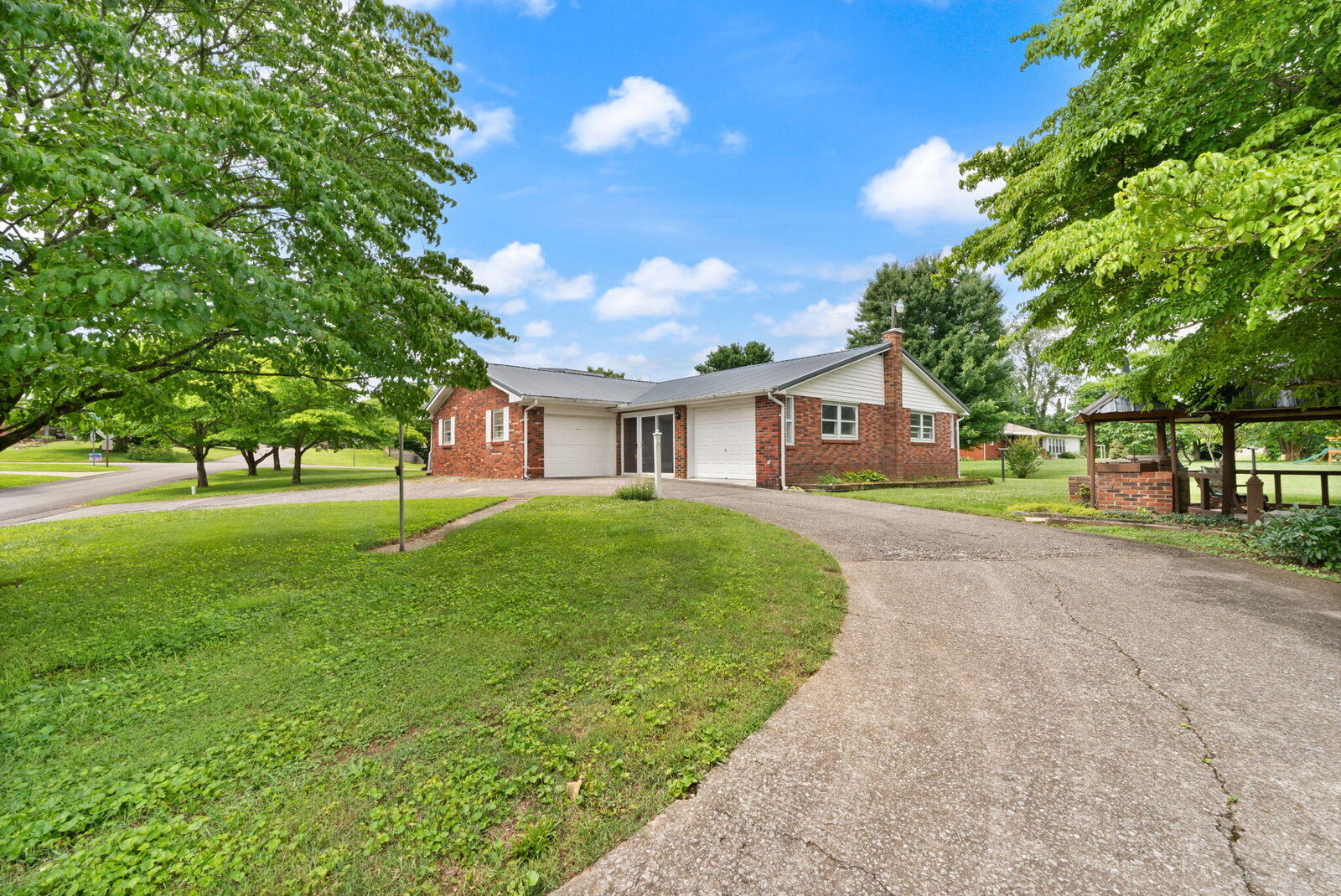 Property Photo: 322 Sioux Trail KY 42501