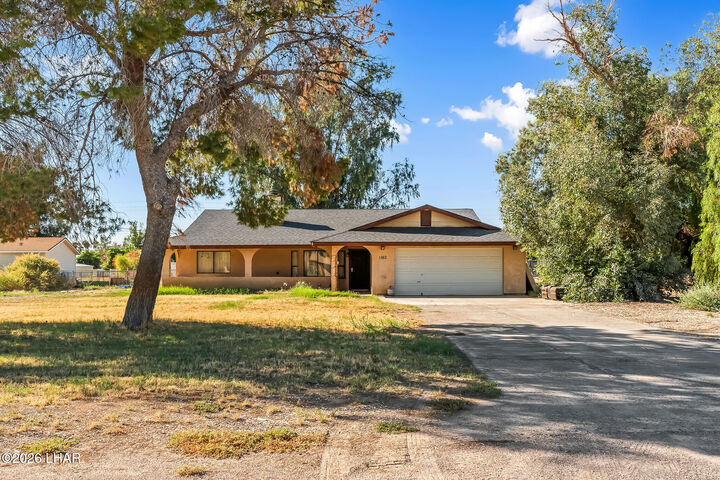 Property Photo: 1562 E Poplar Dr AZ 86440