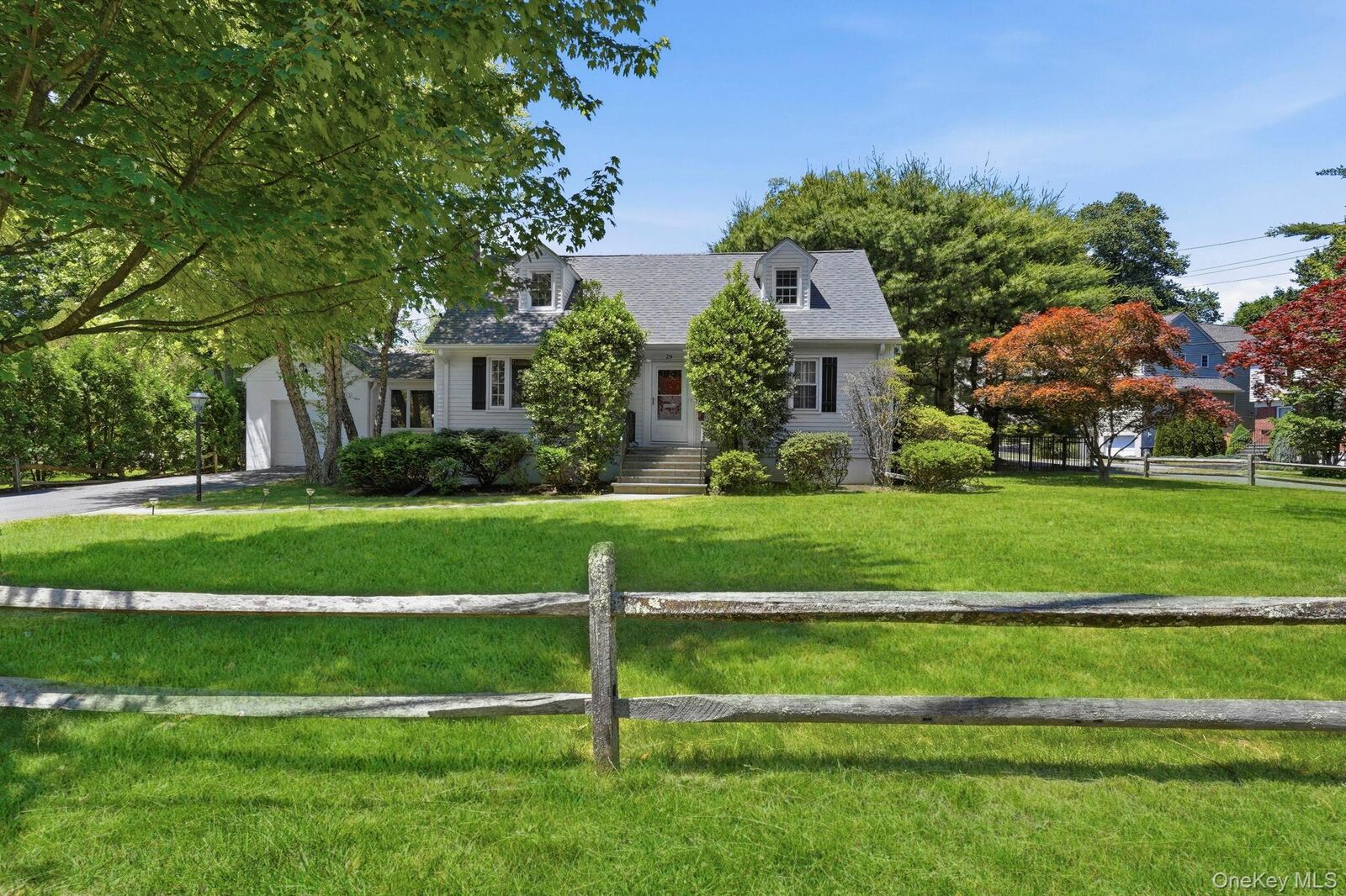 Property Photo: 29 Coralyn Avenue NY 10605