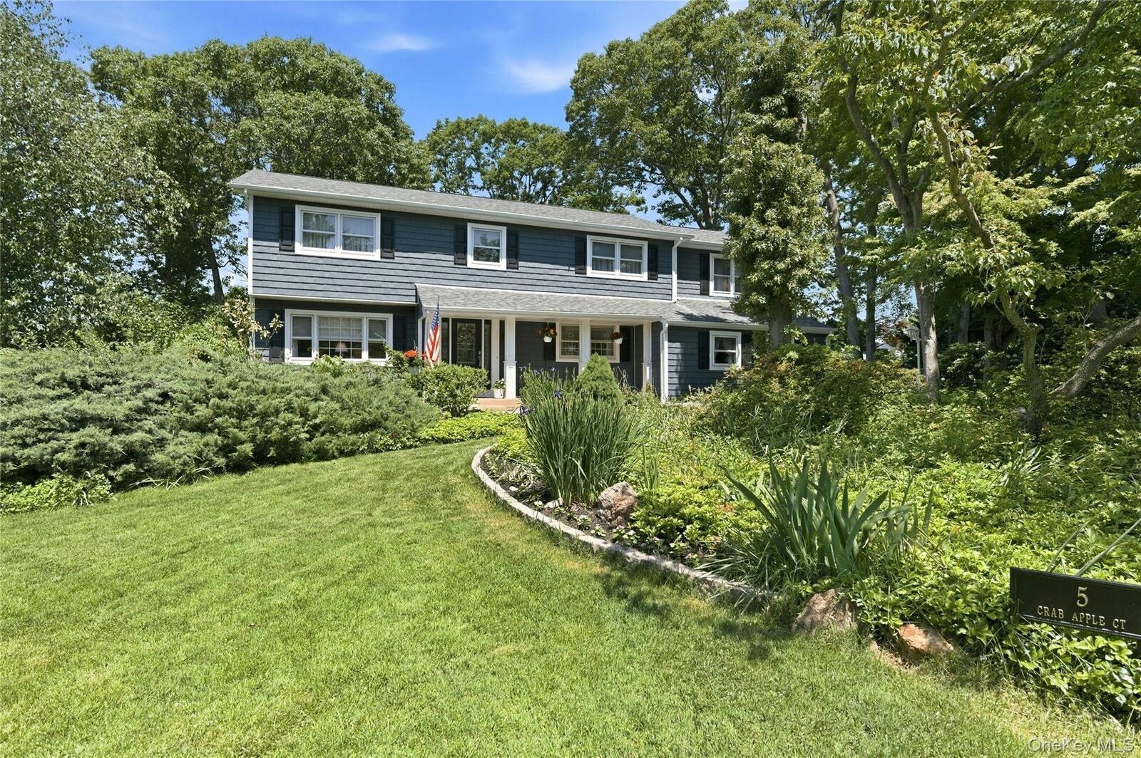 Property Photo:  5 Crabapple Court  NY 11766 