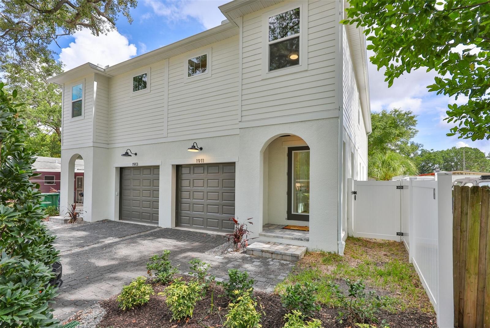 Property Photo: 1911 W Beach Street FL 33607