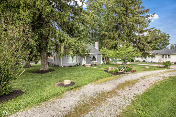 Property Photo: 1124 Indianapolis Avenue IN 46052