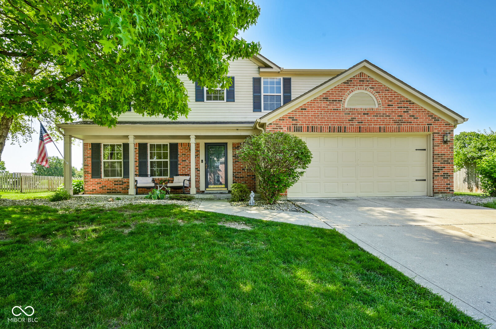 Property Photo:  1213 Barrington Drive  IN 46143 