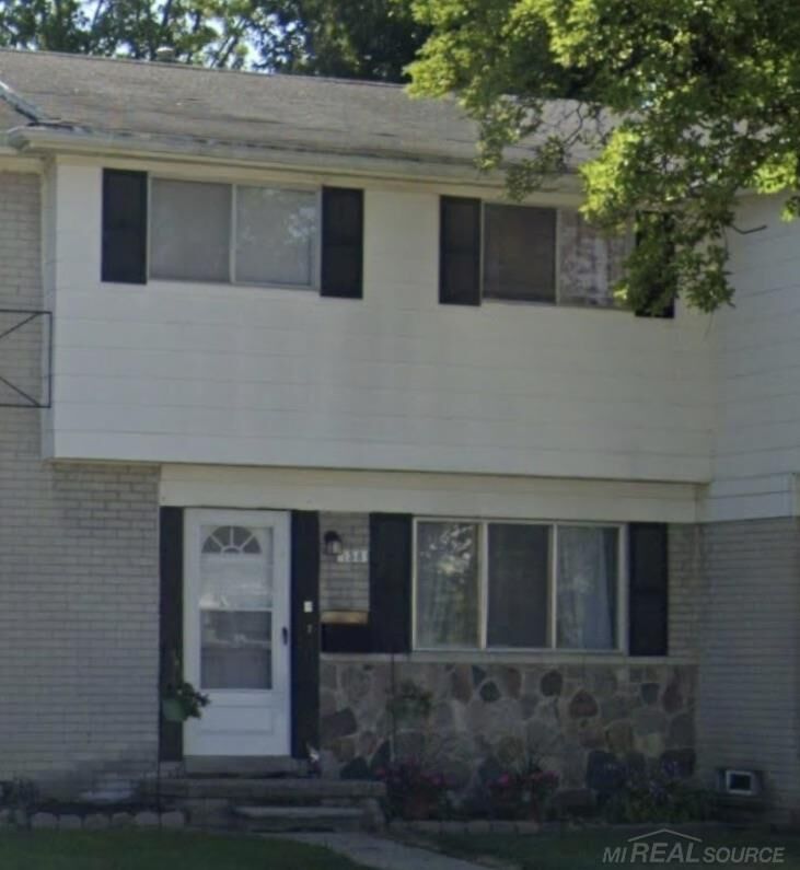 Property Photo:  158 Mark Drive Drive  MI 48043 