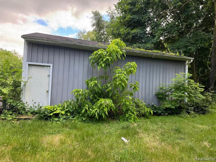 Property Photo: 2609 Bertha Avenue MI 48504 2372