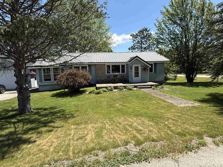 Property Photo: 3586 E Long Lake Road MI 49685