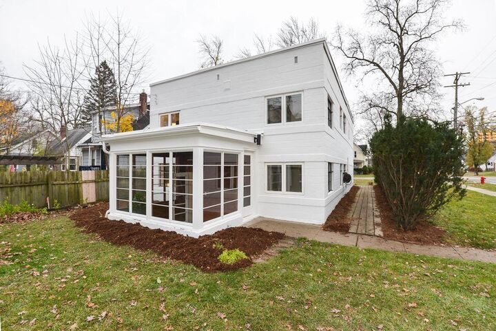 Property Photo: 814 Pauline Boulevard Unit 2 MI 48103-5573