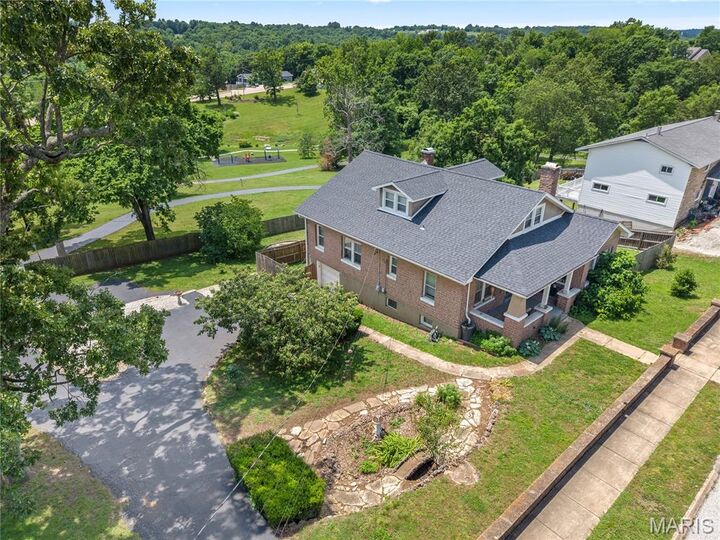 Property Photo: 807 W Miller Street MO 63020