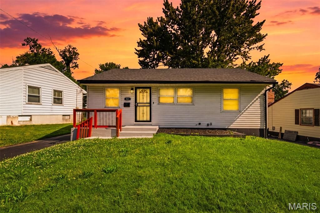 Property Photo:  321 Caithness Road  MO 63137 