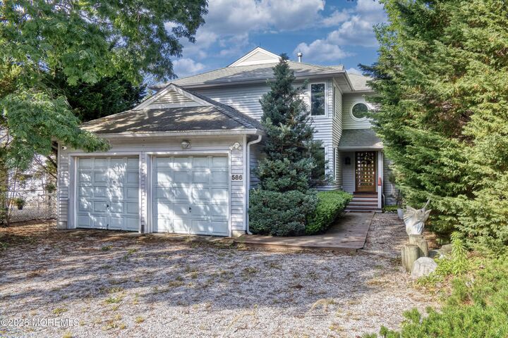 Property Photo:  586 Kingfisher Circle  NJ 08723 