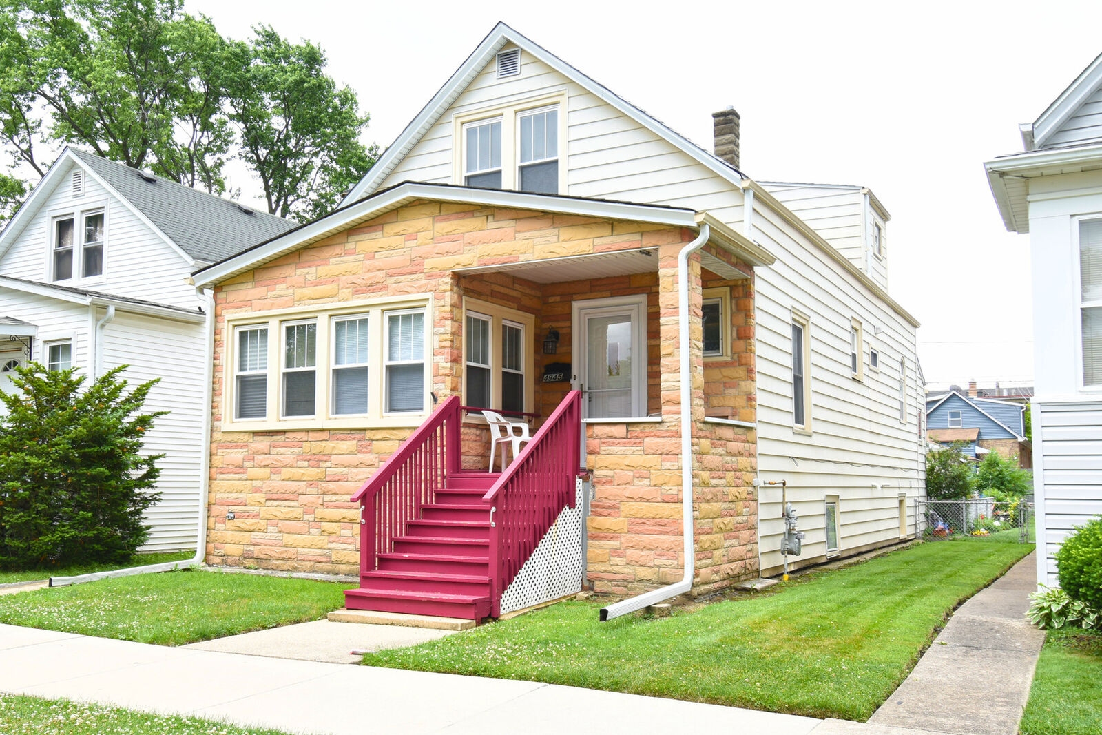 Property Photo:  4945 W Waveland Avenue  IL 60641 