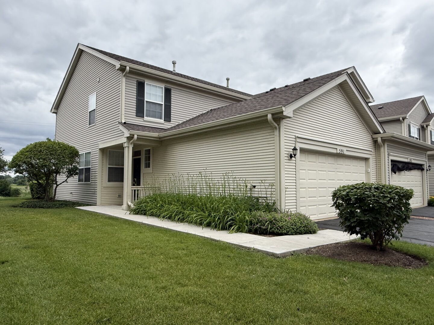Property Photo: 591 W Kristina Lane IL 60073