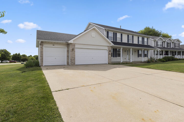 Property Photo: 402 Scarlet Oak Drive IL 61065