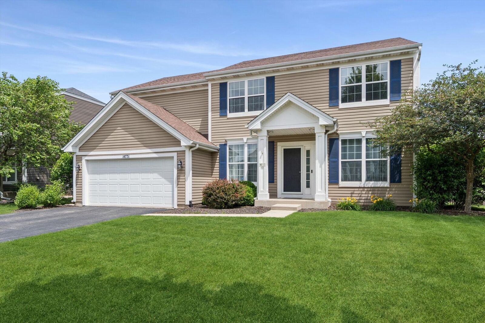 Property Photo:  14731 Colonial Parkway  IL 60544 