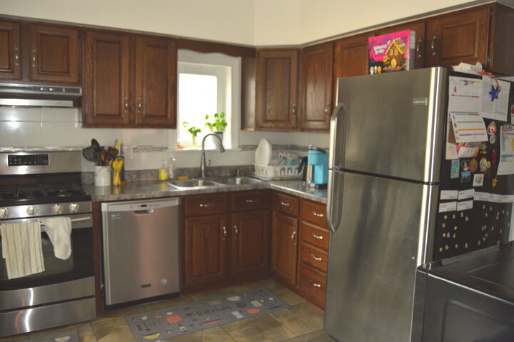 Property Photo: 3717 N Wayne Avenue 2 IL 60613