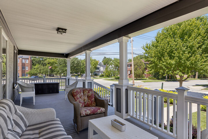 Property Photo: 132 N Catherine Street IL 60525