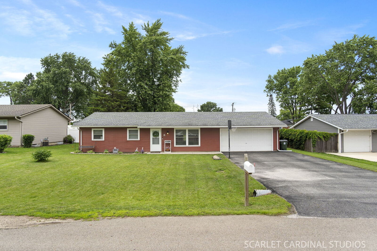 Property Photo:  8 Dolphin Court  IL 60543 