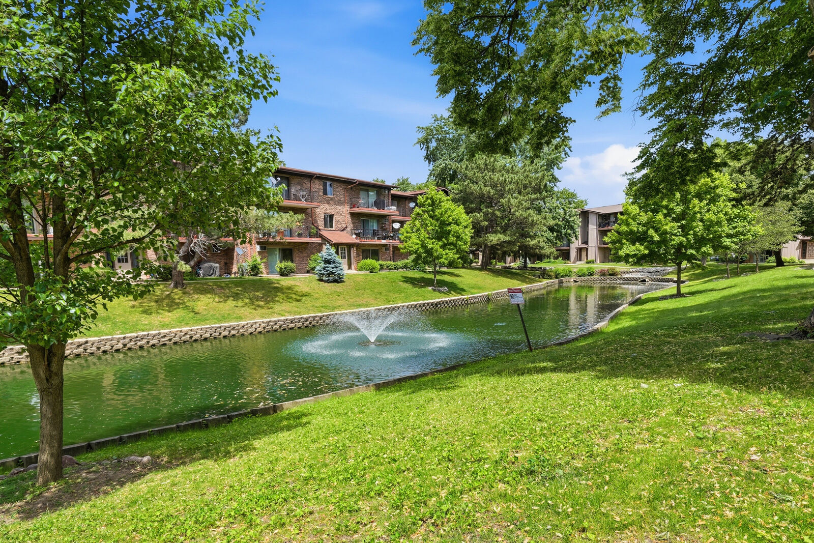 Property Photo: 2512 Waterbury Drive 705 IL 60517