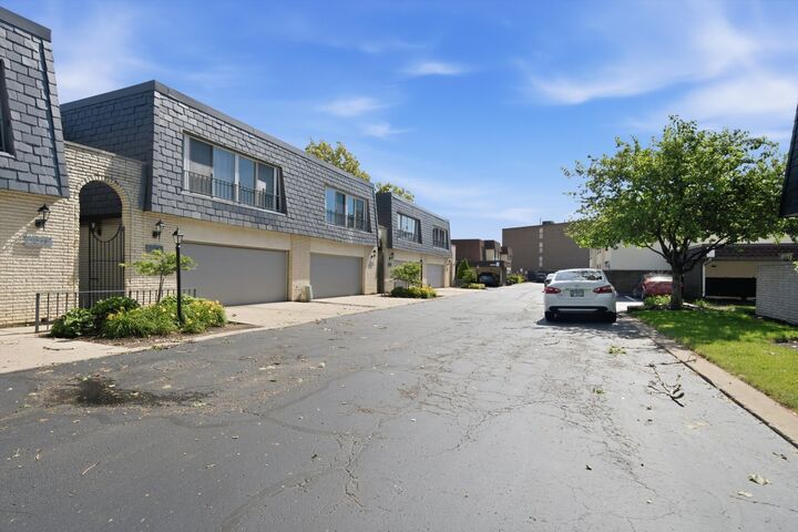 Property Photo: 4042 Trafalgar Lane 4042 IL 60453