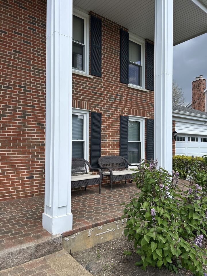 Property Photo:  690 Waterford Drive  IL 60016 