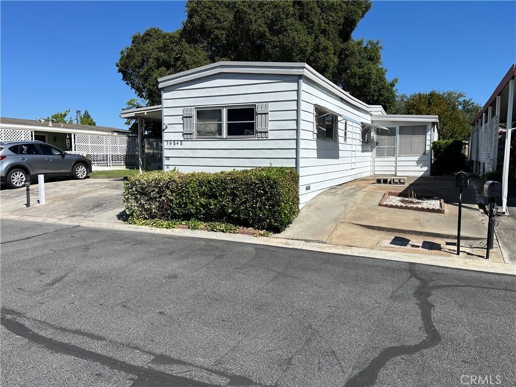 Property Photo:  10848 Los Pueblos  CA 93422 